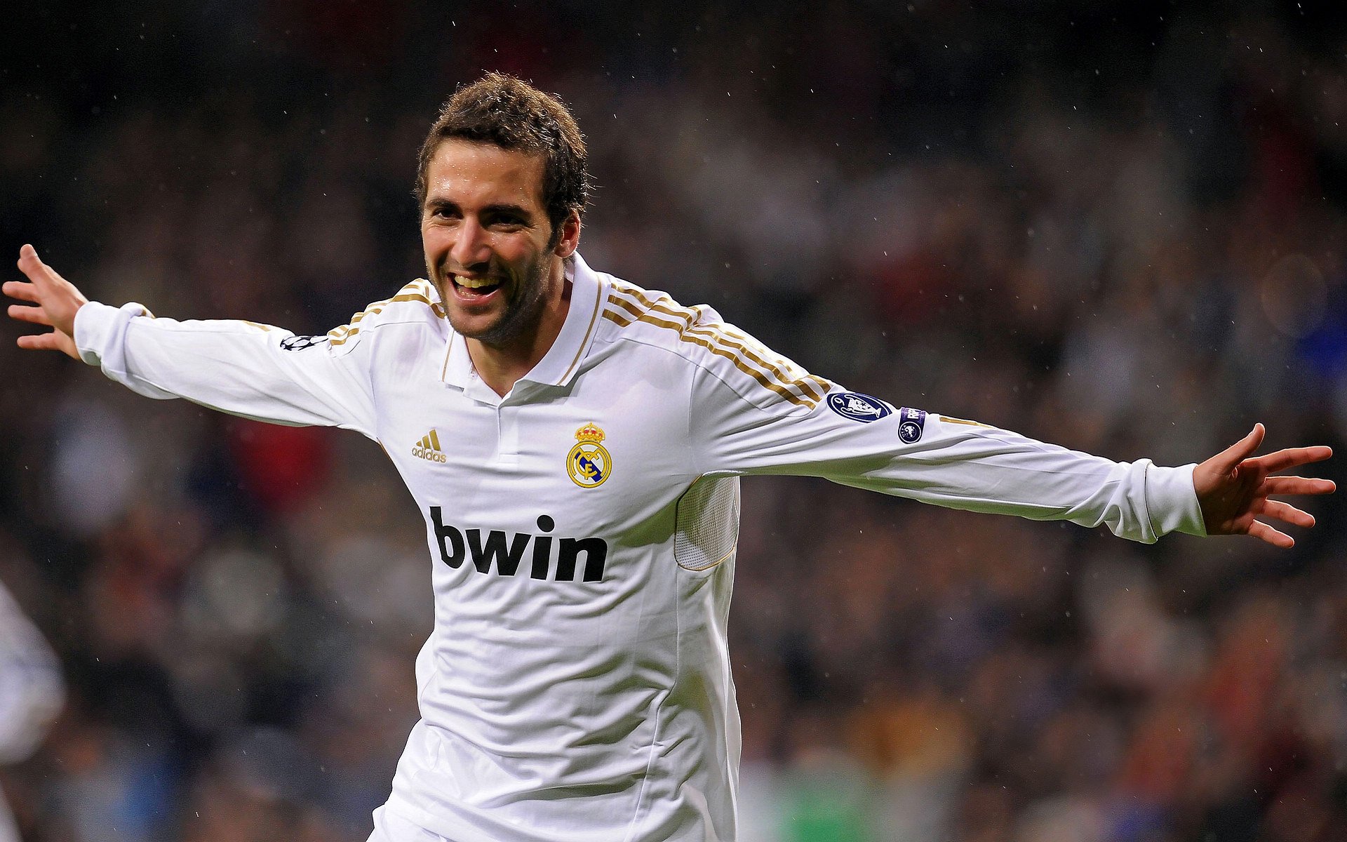 25.5亿欧元对决!低迷利物浦再遇克星皇马,利物浦与皇马对决过几次